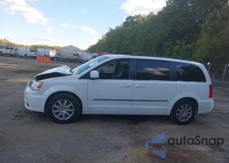 2015 Chrysler Town & Country Touring from USA, damaged, VIN 2C4RC1BG0FR587667